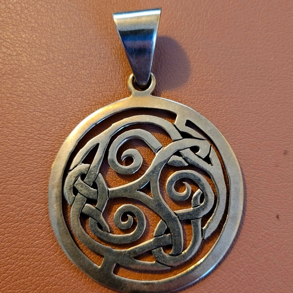 SILPADA Silver Celtic Knot Pendant - Picture 1 of 3